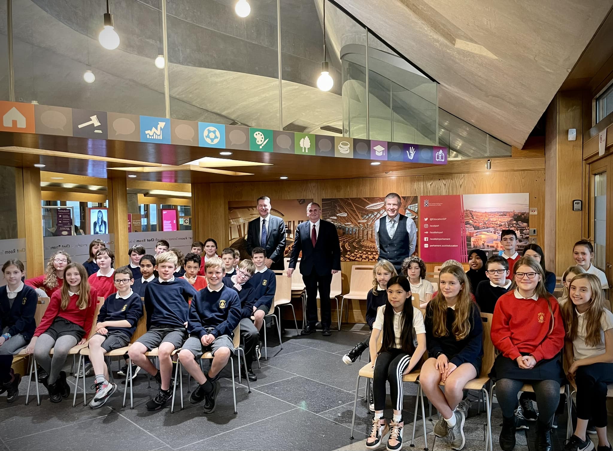 Wormit Primary 7 Class Visit to Parliament – Alex Rowley MSP